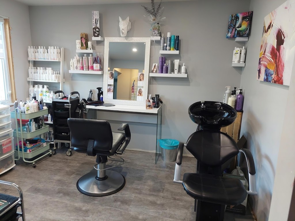 Coiffure & Tricologie Karine Sergerie - 362 Rue Boily E, Thetford Mines 