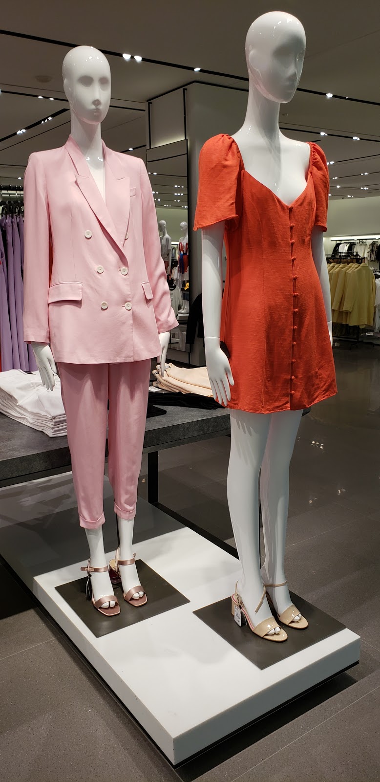 Zara | 25 The West Mall, Etobicoke, ON M9C 1B8, Canada | Phone: (416) 622-8939