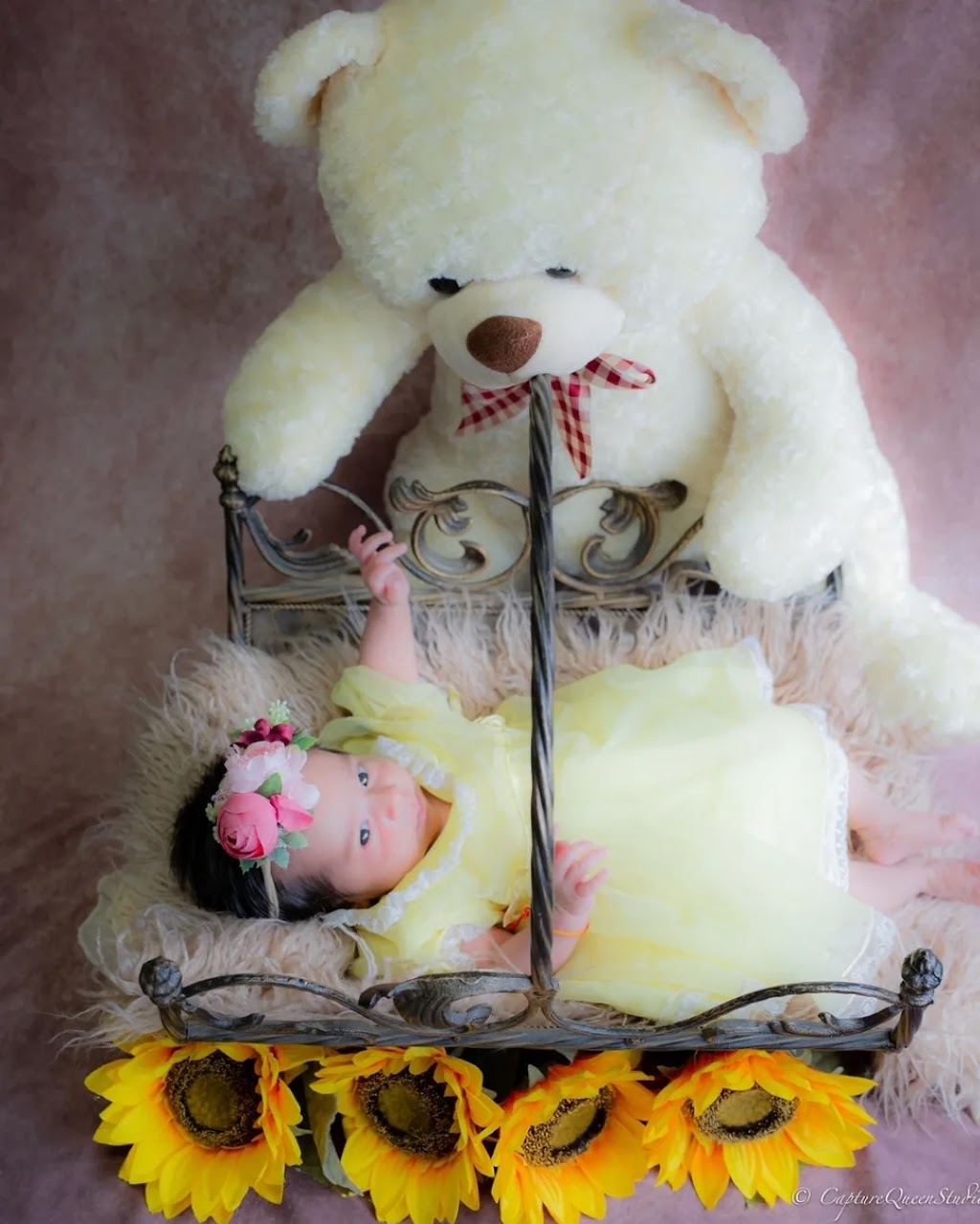 Capture Queen Studio | 1 Delta Park Blvd, Brampton, ON L6T 5G1, Canada | Phone: (416) 500-3290