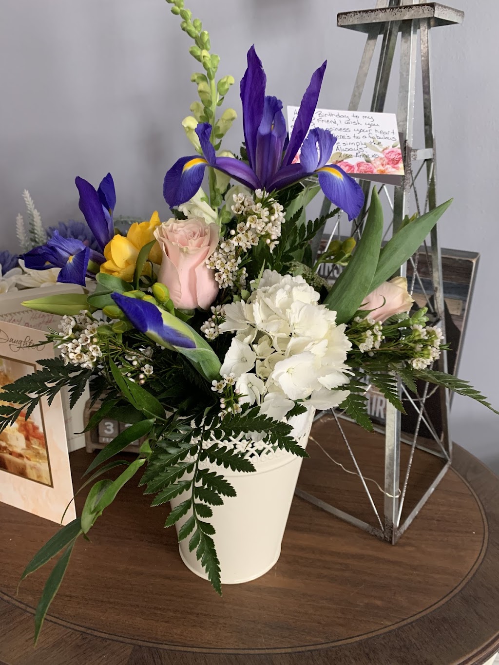 Stratford Flower Shoppe | 260 Monteith Ave, Stratford, ON N5A 2P8, Canada | Phone: (519) 301-0659