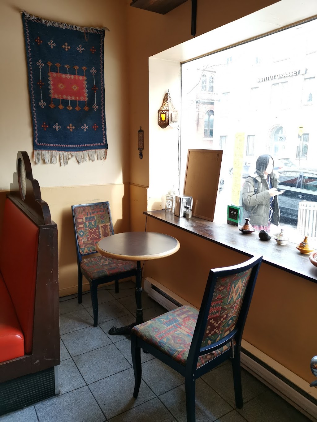 Kafé Kafta | 209 Av. Fairmount O, Montréal, QC H2T 2M8, Canada | Phone: (514) 583-2535