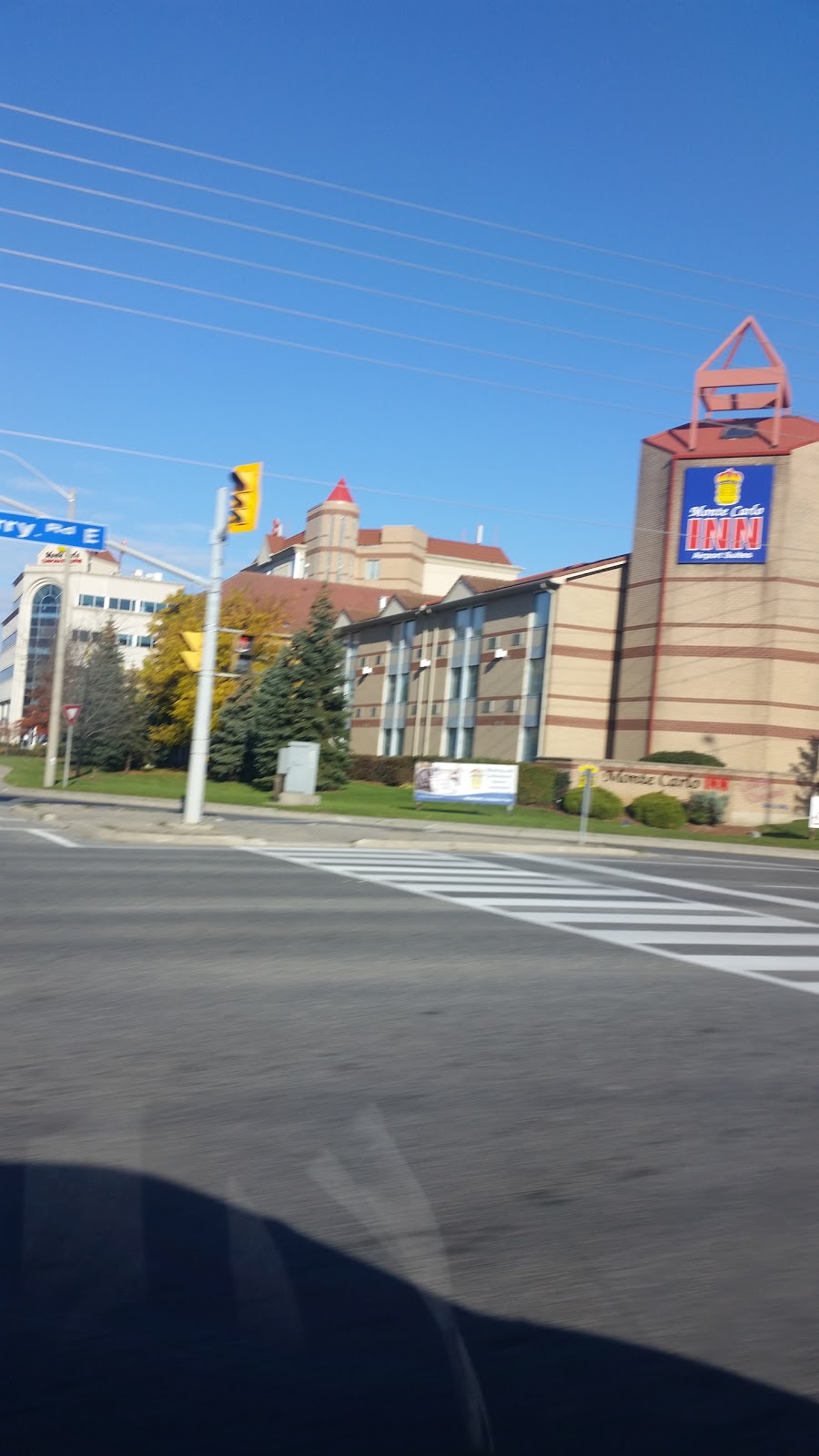 Monte Carlo Hotel Motel International | 5 Edwards Blvd, Mississauga, ON L5T 2Z7, Canada | Phone: (800) 363-6400