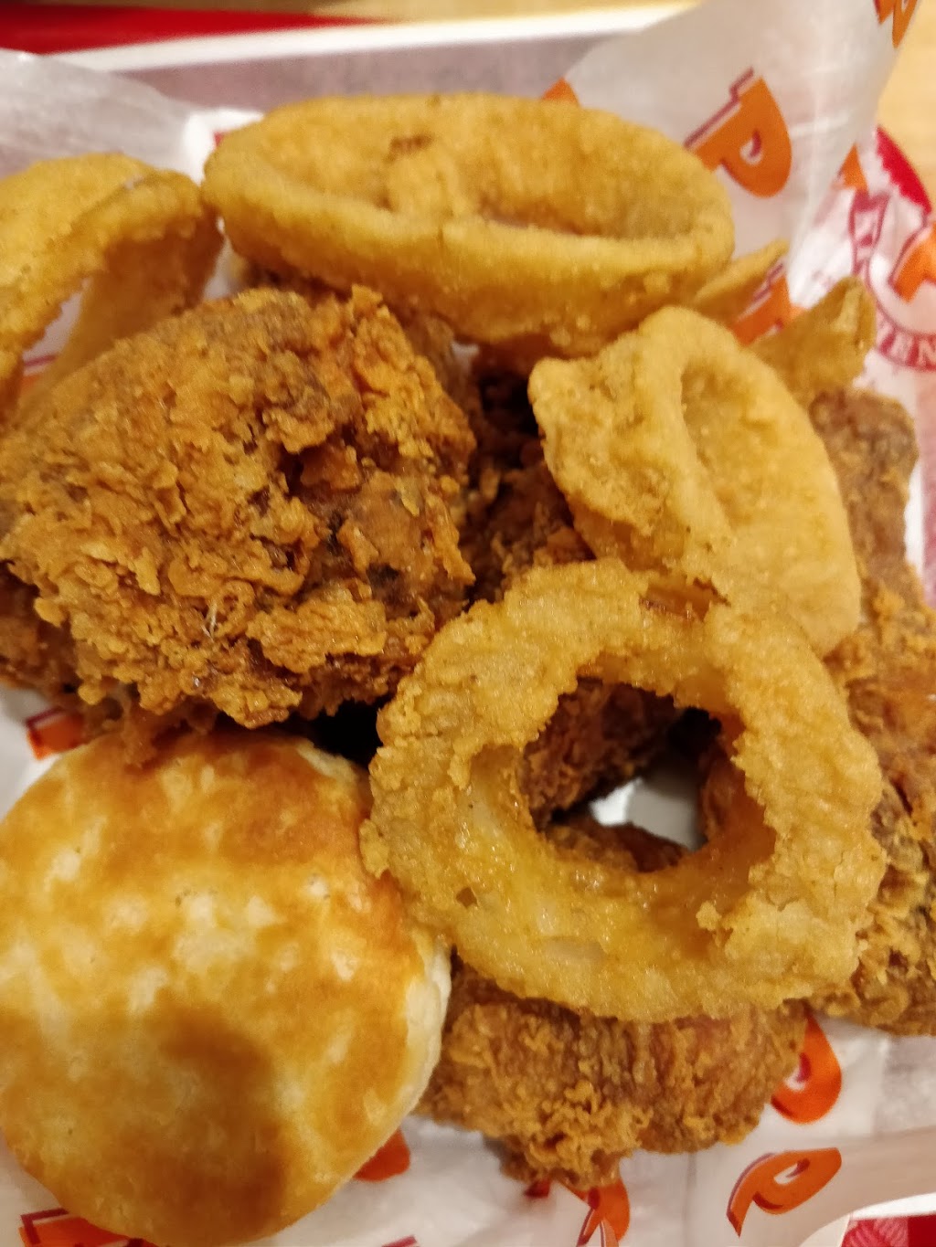 Popeyes Louisiana Kitchen | 320 Main St N, Brampton, ON L6V 4A3, Canada | Phone: (905) 454-3600