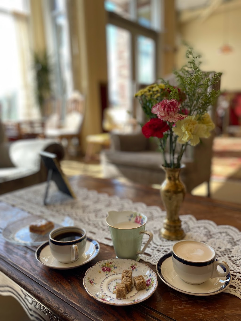 Sweeties by the Sea - Vintage Cafe | 2350 Beacon Ave, Sidney, BC V8L 1X3, Canada | Phone: (778) 351-1188