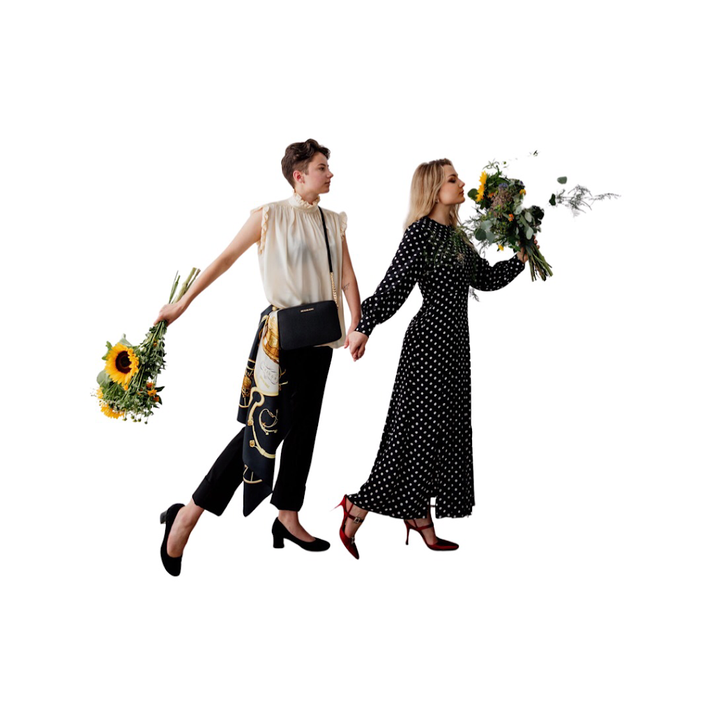 A La Mode Consignment Upscale Resale Boutique | 1507 Wilmot Pl, Victoria, BC V8R 5S4, Canada | Phone: (250) 592-1116