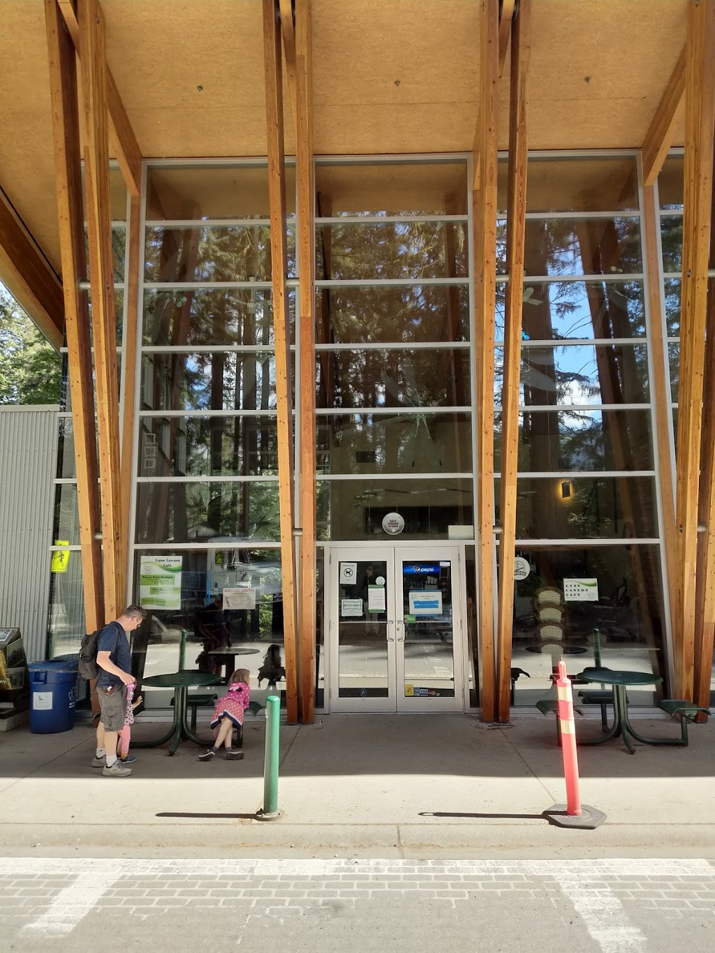 The Lynn Canyon Cafe | 3690 Park Rd, North Vancouver, BC V7J 1Z1, Canada | Phone: (604) 984-9311