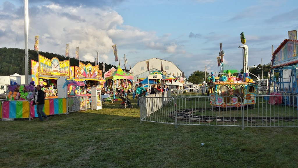 Expo Richmond Fair | 128 QC-143, Cleveland, QC J0B 2H0, Canada | Phone: (819) 578-9288