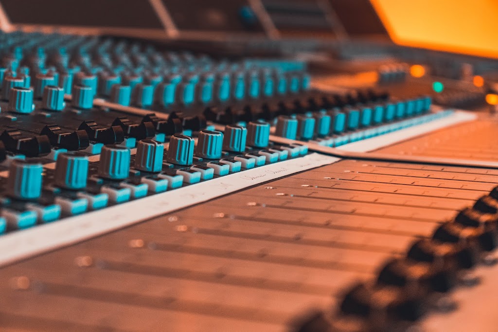 Blurry Studio | 1 Rue 1 de Cherbourg #907, Chambly, QC J3L 5H1, Canada | Phone: (438) 887-5721