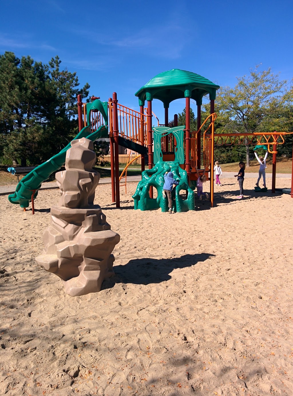 Harvie Park | 265 Harvie Rd, Barrie, ON L4N 8J5, Canada | Phone: (705) 424-7049