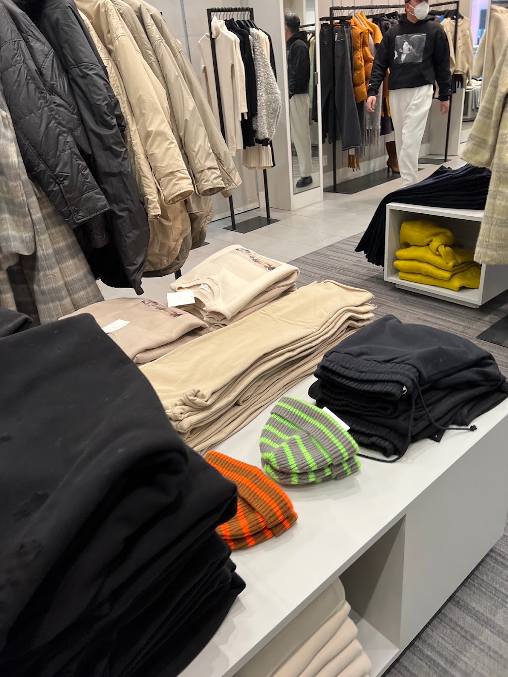 OAK + FORT | Unit L117a, 1485 Portage Ave, Winnipeg, MB R3G 0W4, Canada | Phone: (431) 489-1819
