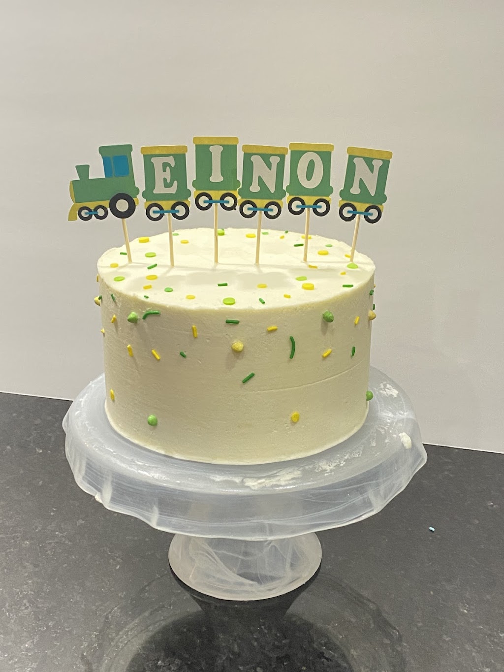 Maras Cakes and Sweets | 177 Panatella Square NW, Calgary, AB T3K 0Z4, Canada | Phone: (403) 510-4409