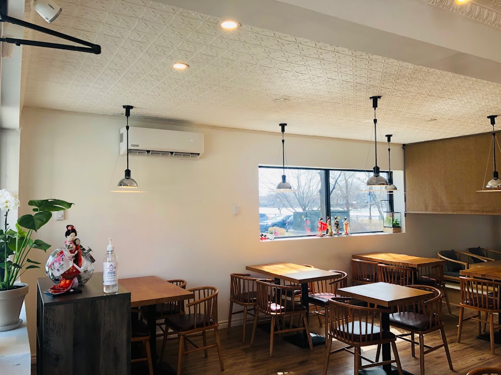 Mont-Brise Cuisine Japonaise | 130 Rue Ste Anne, Sainte-Anne-de-Bellevue, QC H9X 1M4, Canada | Phone: (438) 680-1095