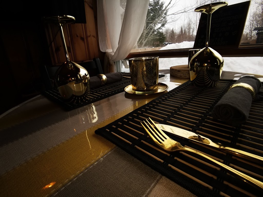 Chalet Le Ptit Condor | Rue du Condor, Saint-Calixte-de-Kilkenny, QC J0K 1Z0, Canada | Phone: (514) 898-3289