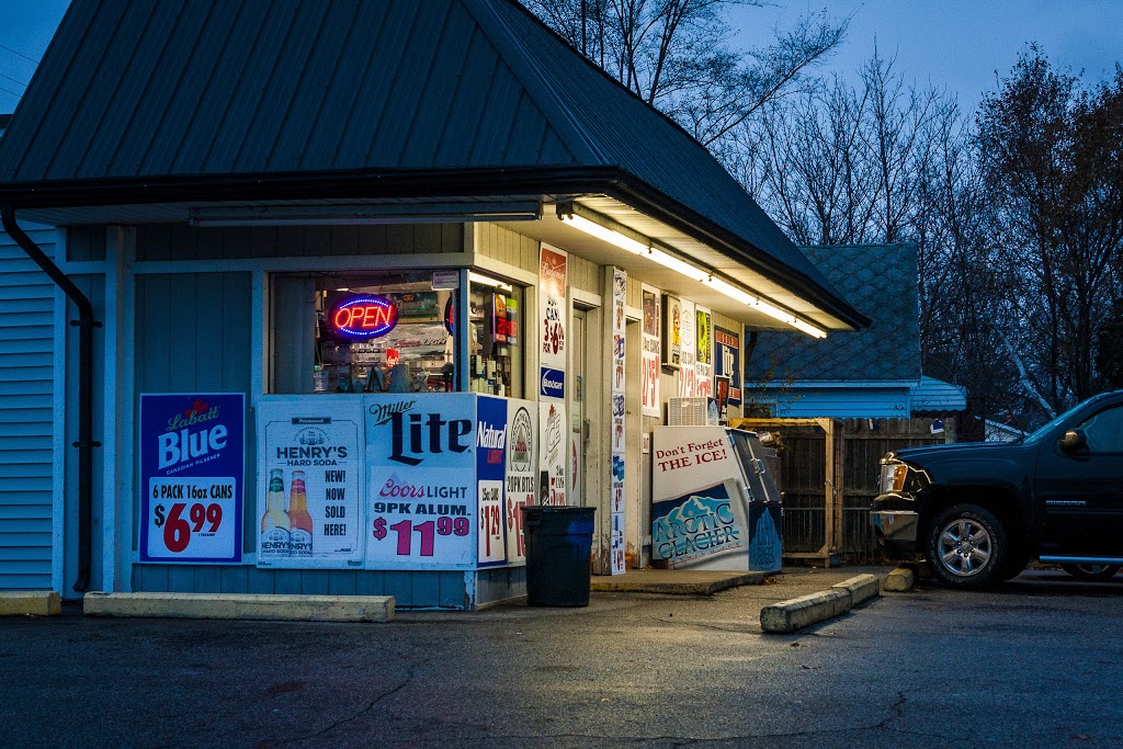 Joes Party Stop | 2304 Hancock St, Port Huron, MI 48060, USA | Phone: (810) 985-5150