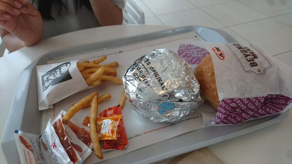 KFC | 5100 Erin Mills Pkwy, Mississauga, ON L5M 4Z5, Canada | Phone: (905) 828-6996