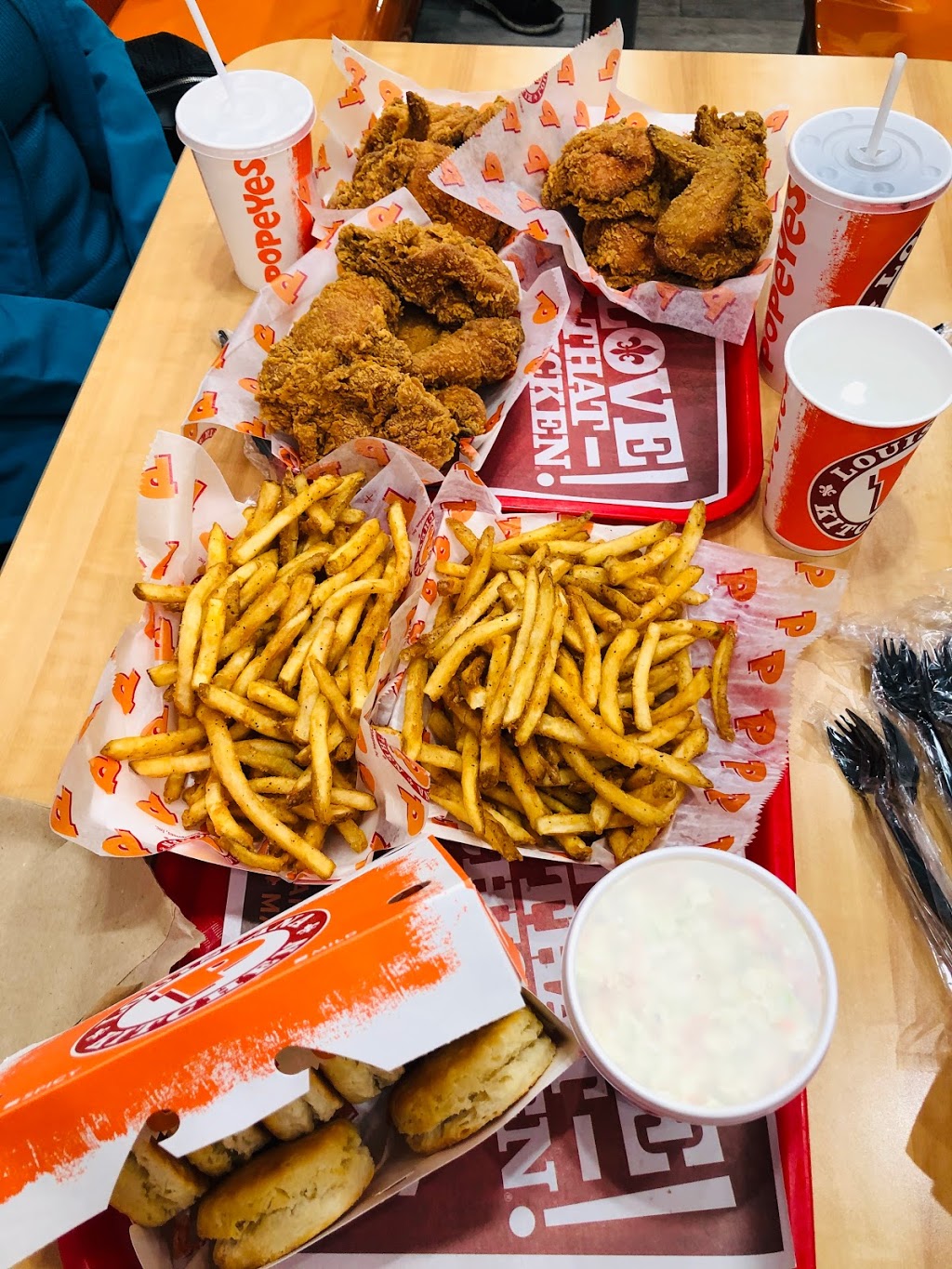 Popeyes Louisiana Kitchen | 20202 66 Ave #100, Langley City, BC V2Y 1P3, Canada | Phone: (604) 427-4711