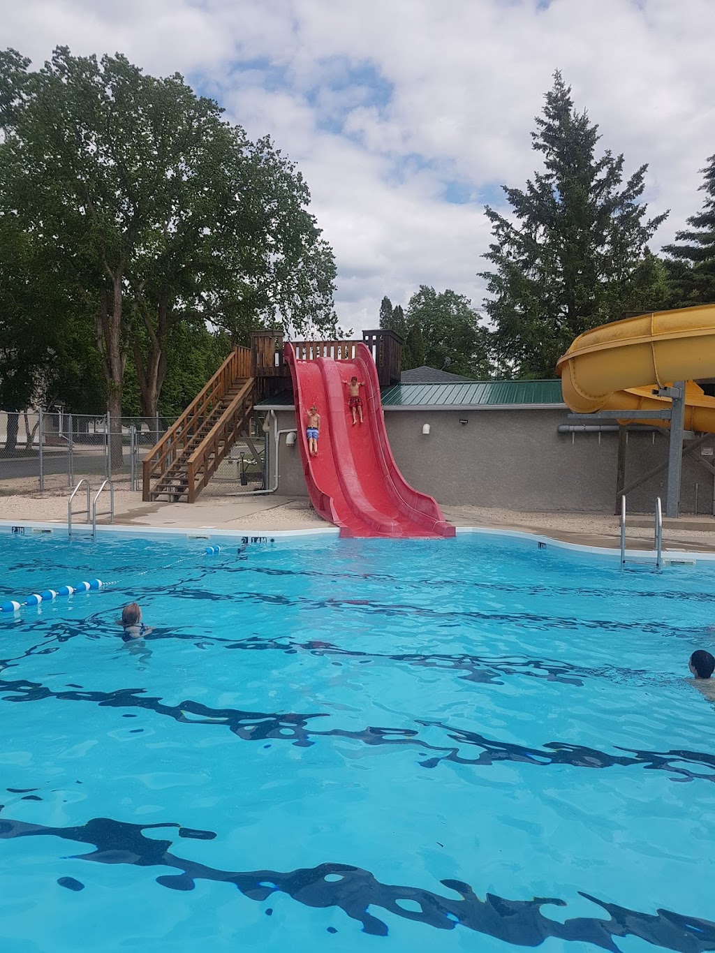Manitou and Community Arena | 212 Carrie St, Manitou, MB R0G 1G0, Canada | Phone: (204) 242-2636