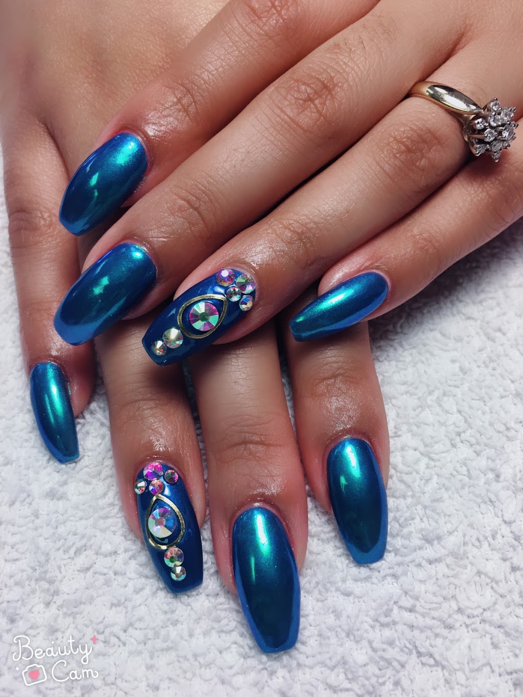 Rose Nails | 7000 McLeod Rd, Niagara Falls, ON L2G 7K3, Canada | Phone: (905) 353-8170