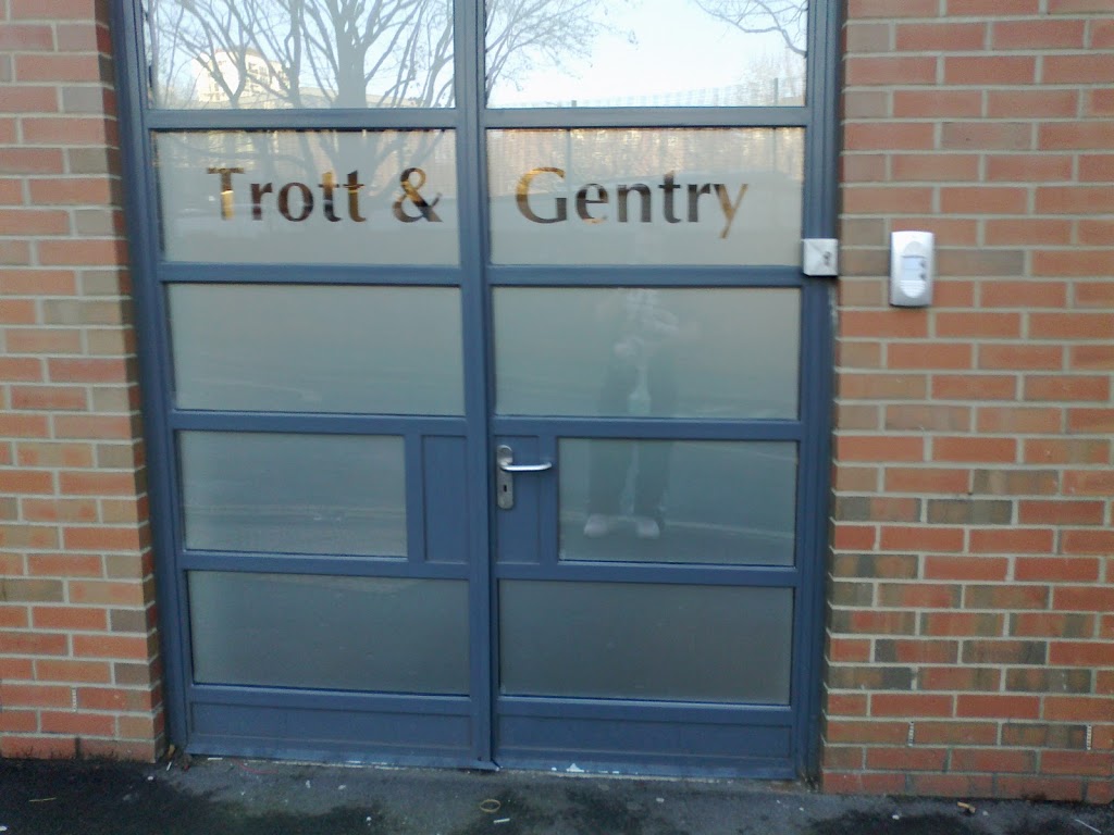 The Traditional Sign Company | 263 Liberty St N, Bowmanville, ON L1C 3Y6, Canada | Phone: (647) 629-7002