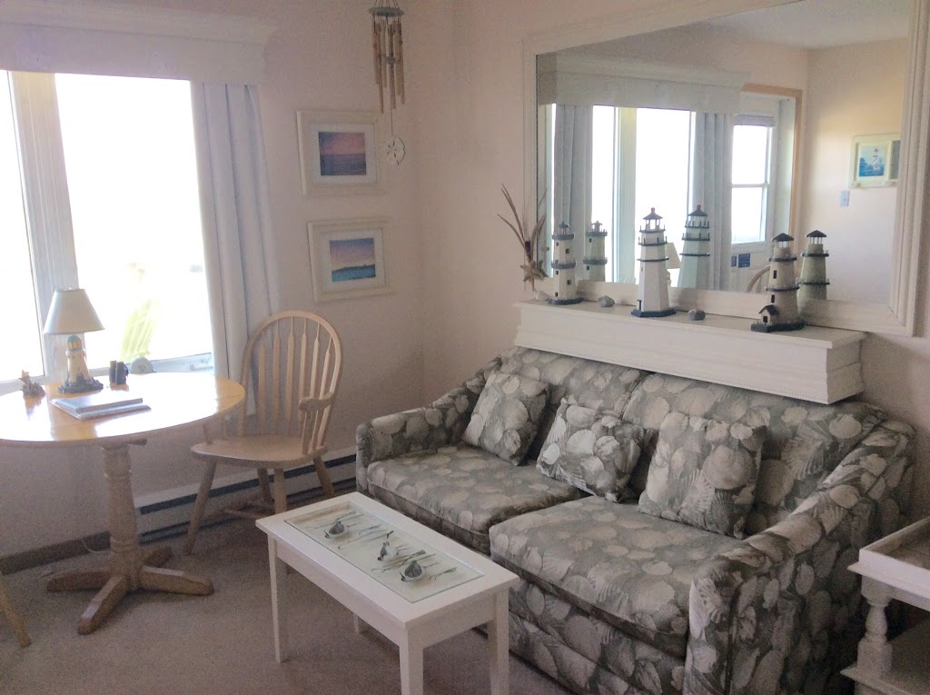 3 Moonlight Beach Suites | 2 Wyndenfog Ln, East Lawrencetown, NS B2Z 1P7, Canada | Phone: (902) 827-2712
