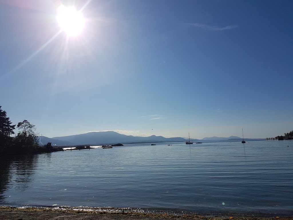 Beachfront at Vesuvius | 120 Langley Rd, Salt Spring Island, BC V8K 1K9, Canada | Phone: (250) 538-1601