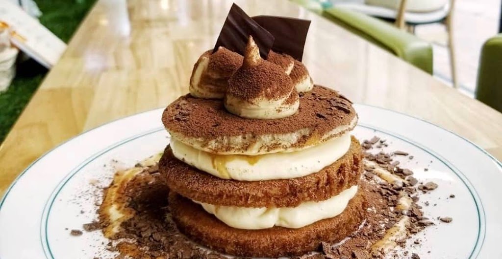 Gram Cafe & Pancakes | 4567 Lougheed Hwy, Burnaby, BC V5C 3Z6, Canada | Phone: (604) 722-3313