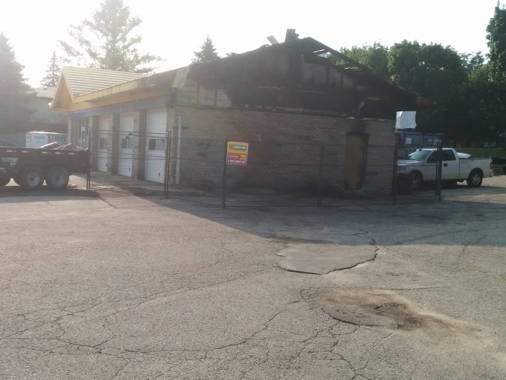 Lakeshore Service Centre | 575 Glen Forrest Blvd, Waterloo, ON N2L 4J4, Canada | Phone: (519) 884-2530