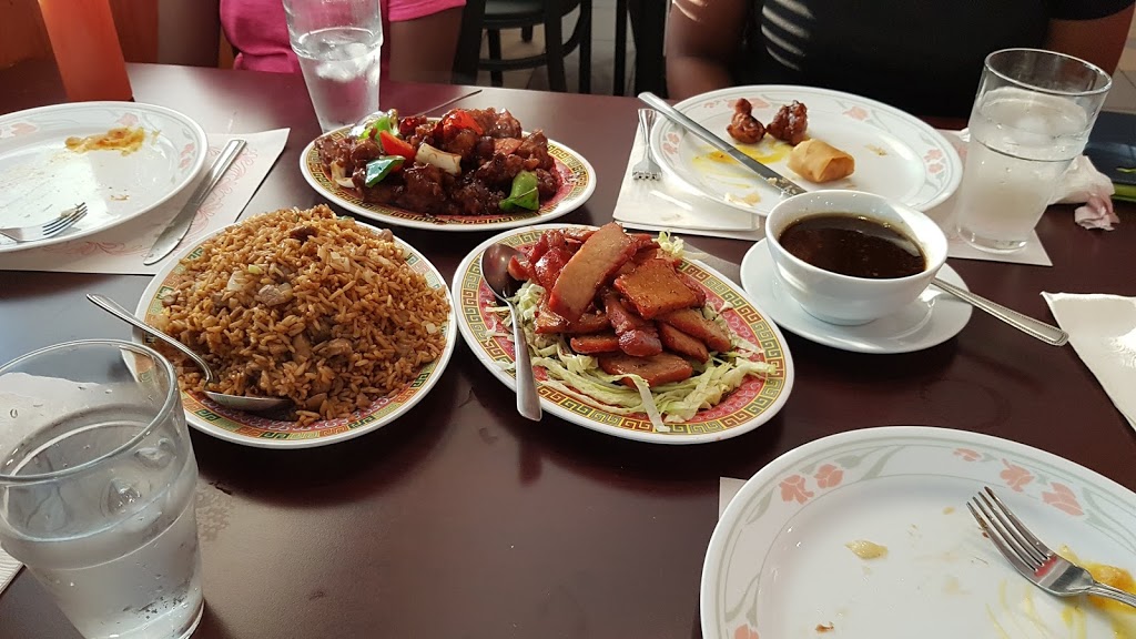 Lucky Inn Restaurant | 1771 Rue Saint-Louis, Gatineau, QC J8T 4H2, Canada | Phone: (819) 568-5242