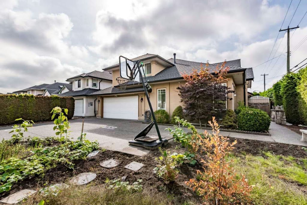 Charming Private Suite For You | 10100 Francis Rd, Richmond, BC V6Y 3Z9, Canada | Phone: (778) 861-5966