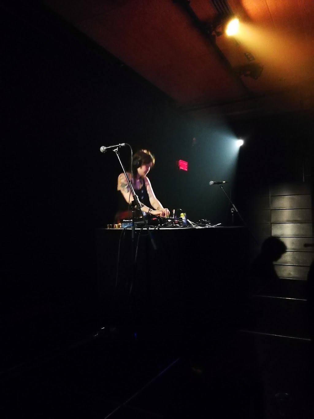 BLVD | 308 Pl. dYouville, Montréal, QC H2Y 2B6, Canada | Phone: (514) 788-2100