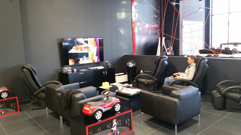 MINI Oakville | 2486 S Service Rd W, Oakville, ON L6L 5M5, Canada | Phone: (905) 469-6220