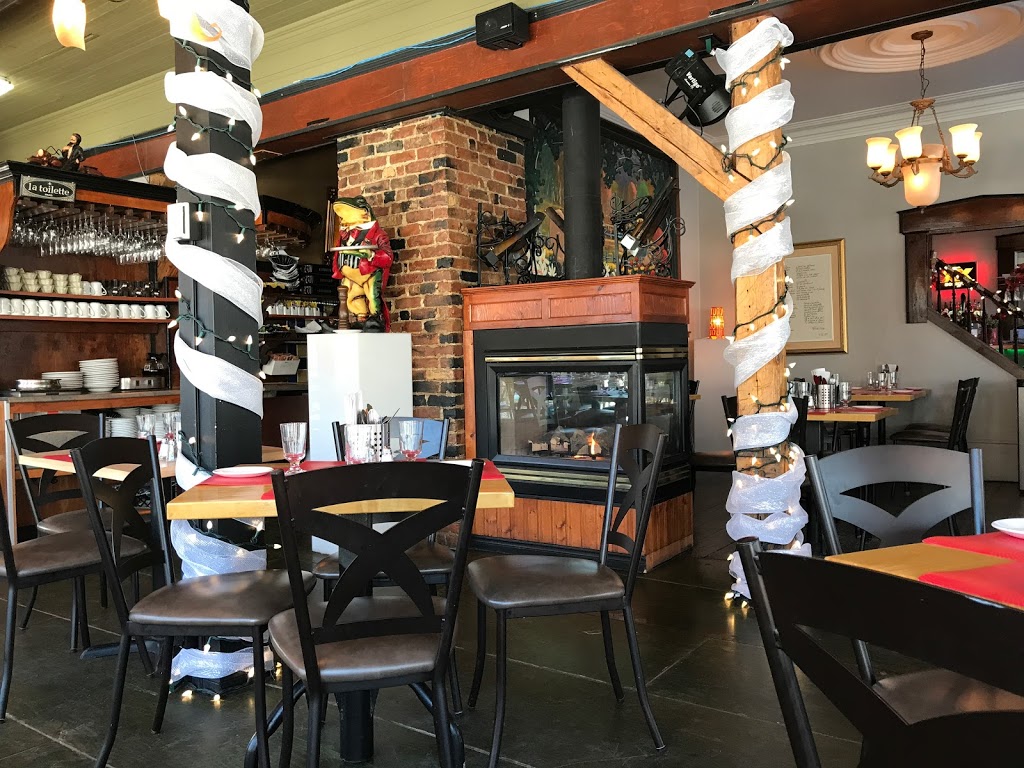 LOrange Bistro | 29 Rue Ambroise Fafard, Baie-Saint-Paul, QC G3Z 2J2, Canada | Phone: (418) 240-1197