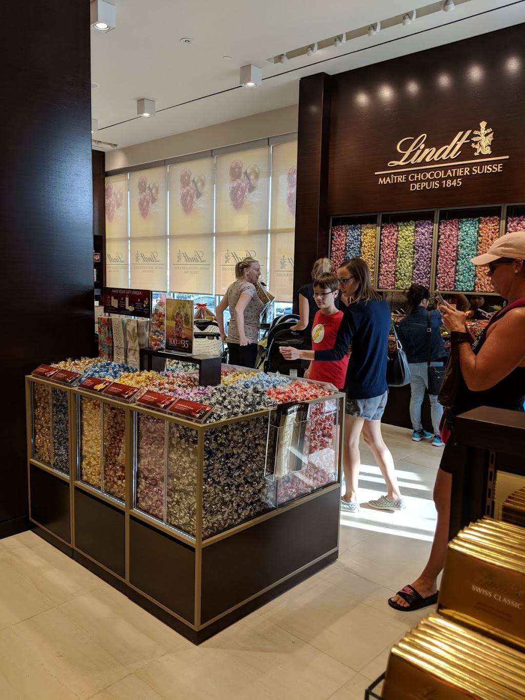 Lindt Chocolate Shop 4830 Gordon Rd Unit 160, Regina, SK S4W 0B7, Canada