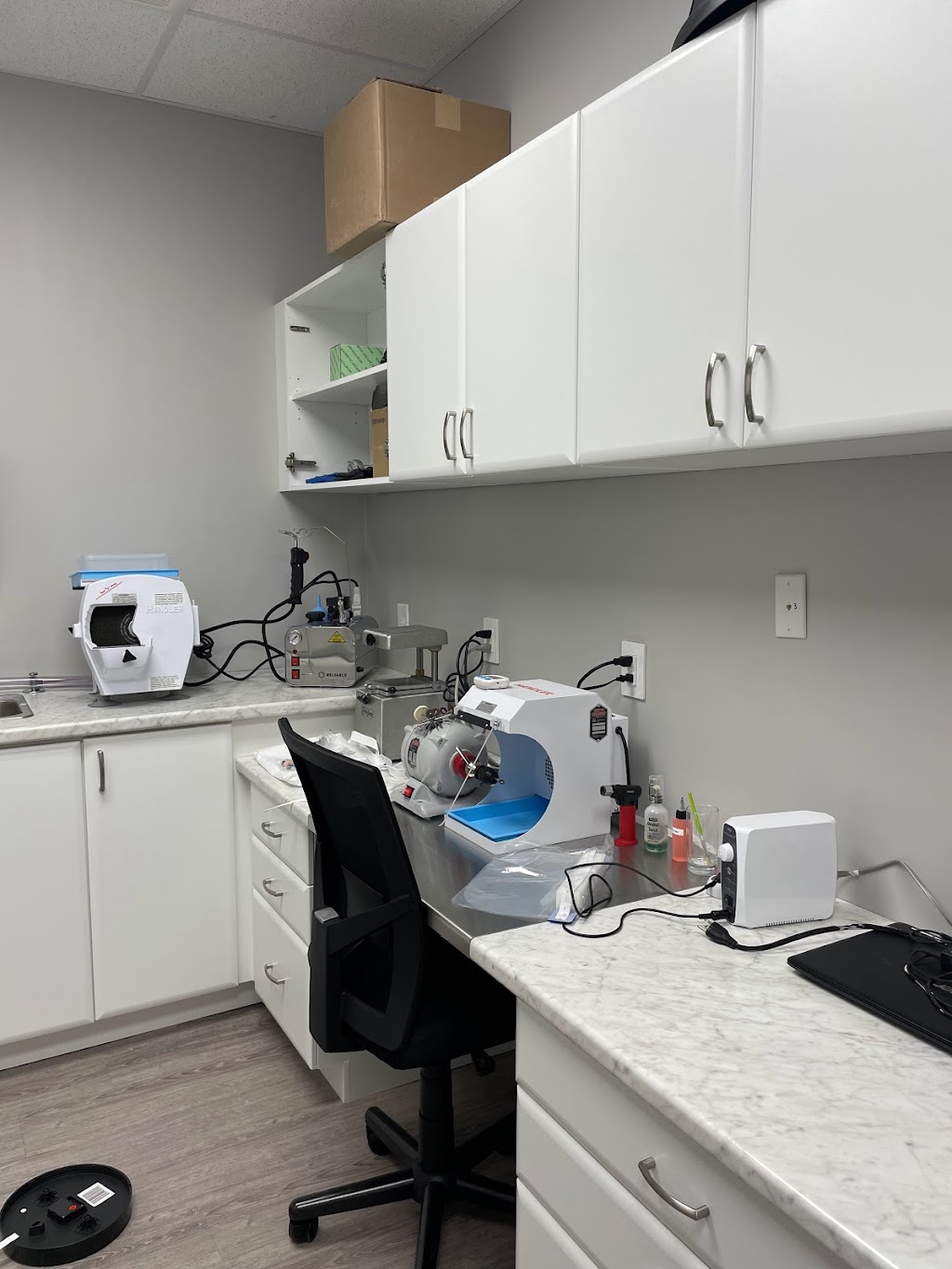 Denture Clinic | 765 Ward St Ste 2, Bridgenorth, ON K0L 1H0, Canada | Phone: (705) 292-0301