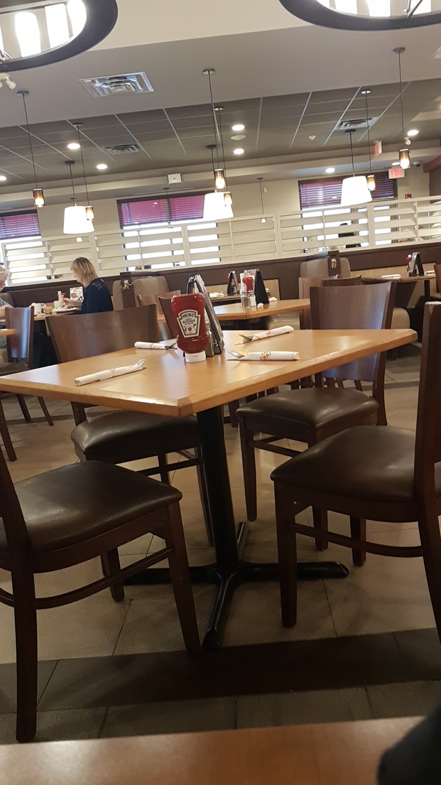 Swiss Chalet Rotisserie & Grill | 82 Dundas St E, Paris, ON N3L 3H5, Canada | Phone: (519) 442-1005