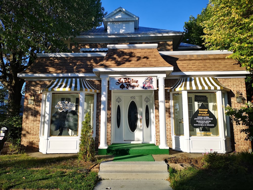 La Reine de Pique | 450 Rue Lindsay, Drummondville, QC J2B 1G6, Canada | Phone: (819) 857-4147