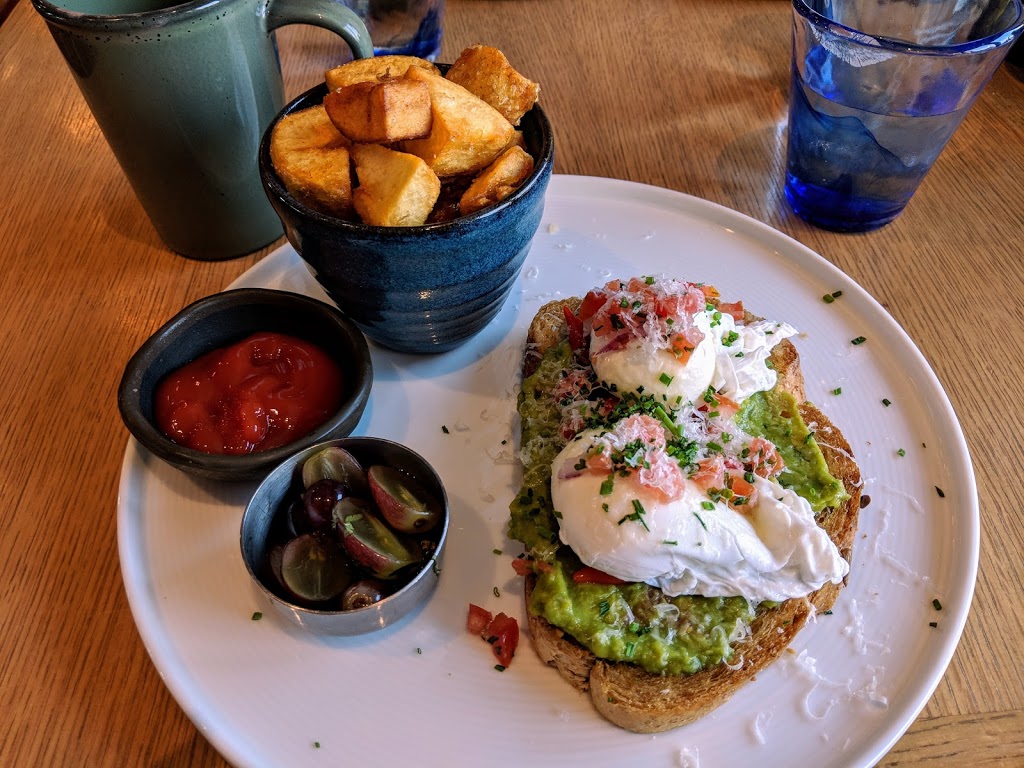 OAK + CRU Social Kitchen & Wine Bar | 1310 Water St, Kelowna, BC V1Y 9P3, Canada | Phone: (250) 869-3508