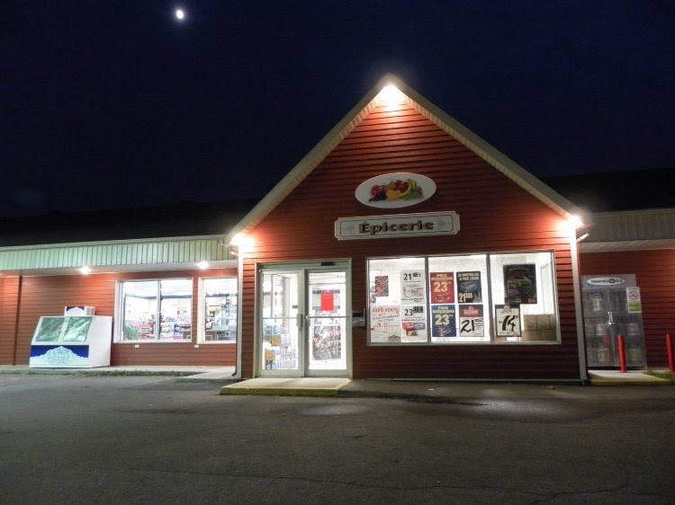 Marché Grenier St-Zotique / Gas Station | 3081 Rue Principale, Saint-Zotique, QC J0P 1Z0, Canada | Phone: (450) 267-9477