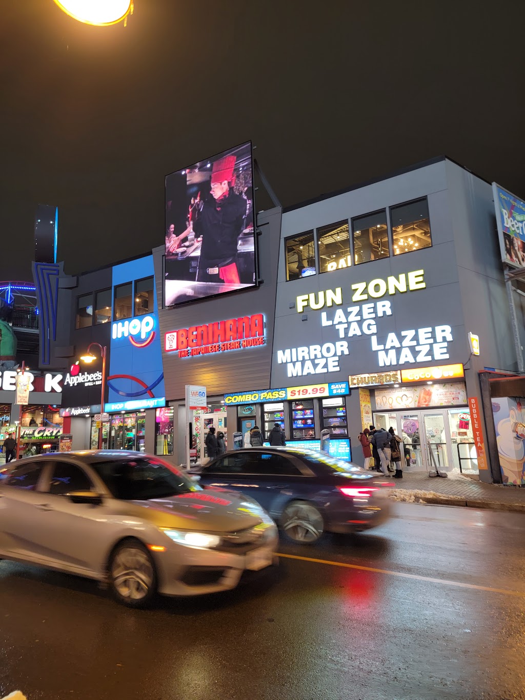 Big Top Amazing Mirror & Laser Maze 4943 Clifton Hill, Niagara Falls