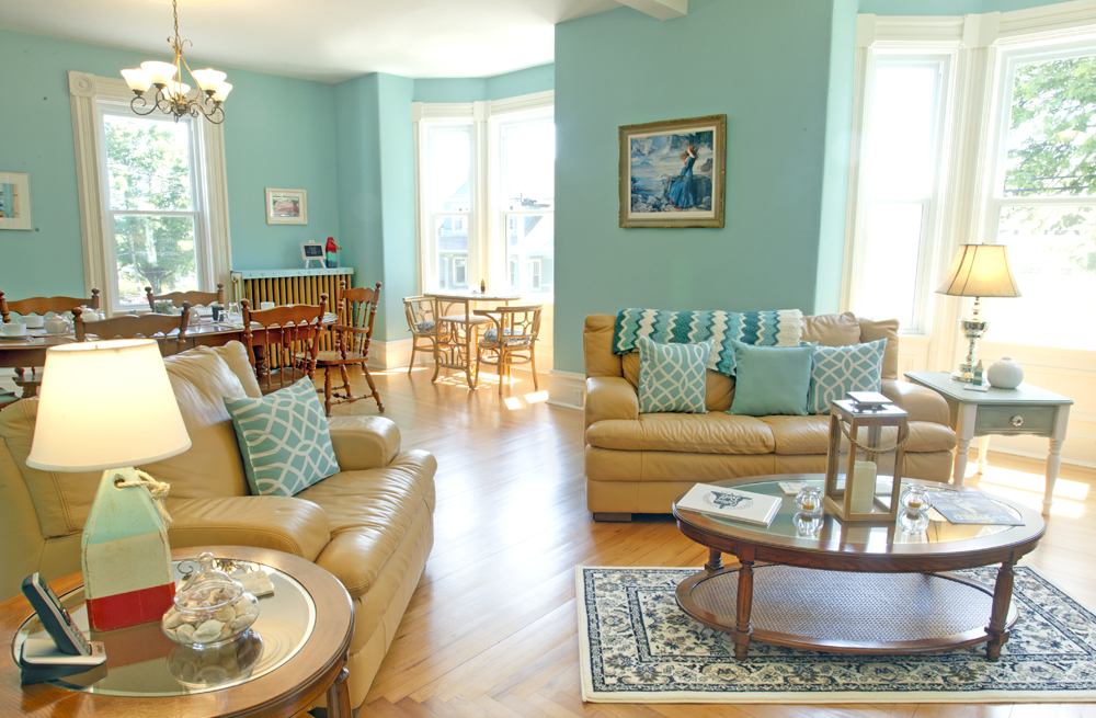 Captains Bell Bed and Breakfast | 289 Pelham St, Lunenburg, NS B0J 2C0, Canada | Phone: (902) 442-1655