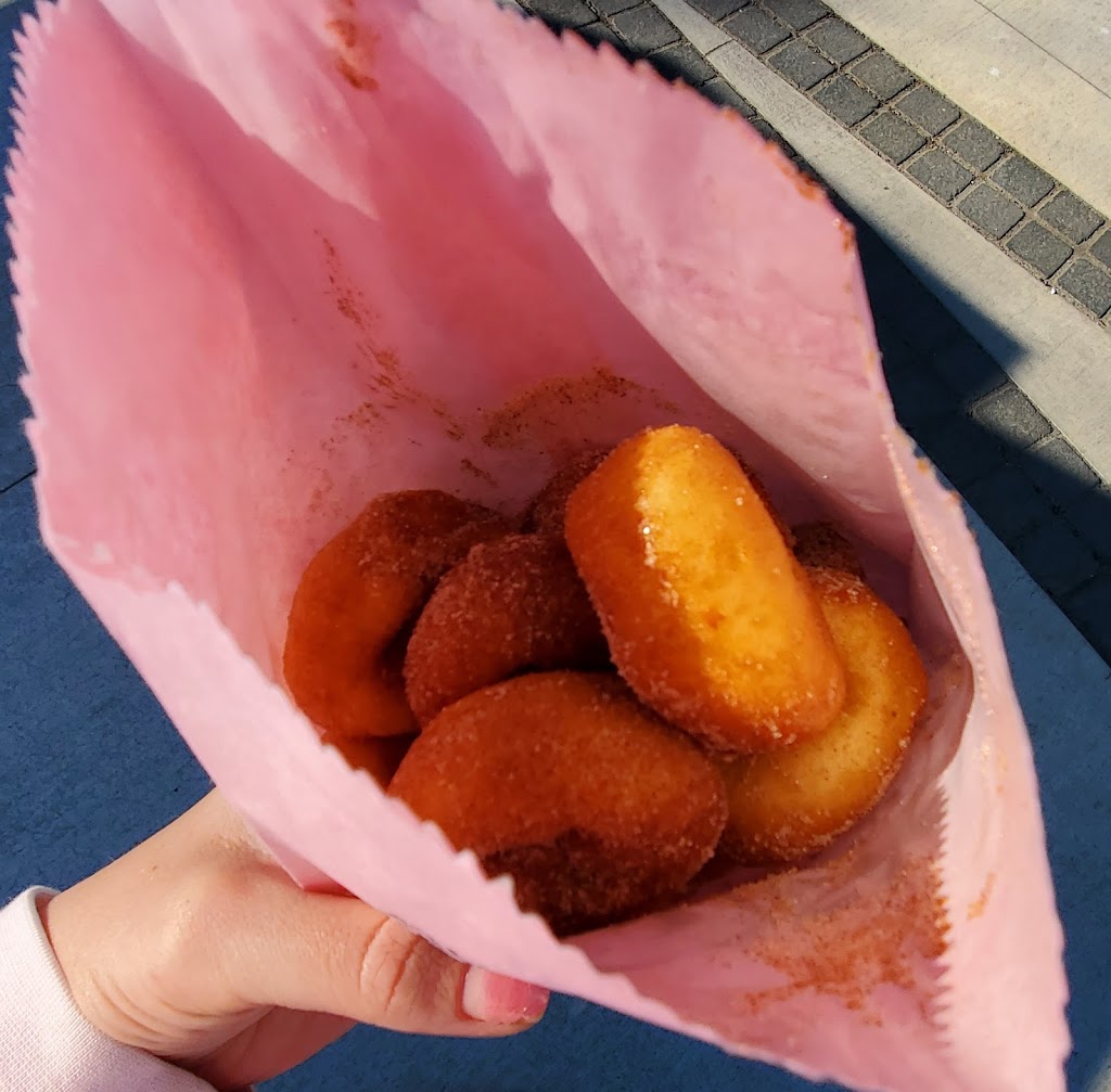 Little oOties Mini Donuts | 14995 Marine Dr, White Rock, BC V4B 1C3, Canada | Phone: (604) 812-1632