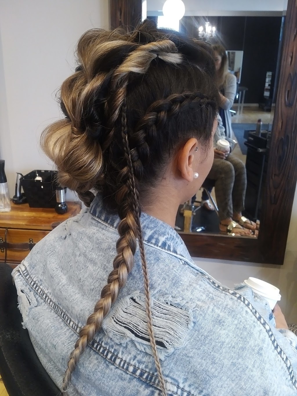 Ahead Above Salon | 37 Agnes St, Barrie, ON L4M 2S3, Canada | Phone: (705) 809-1242