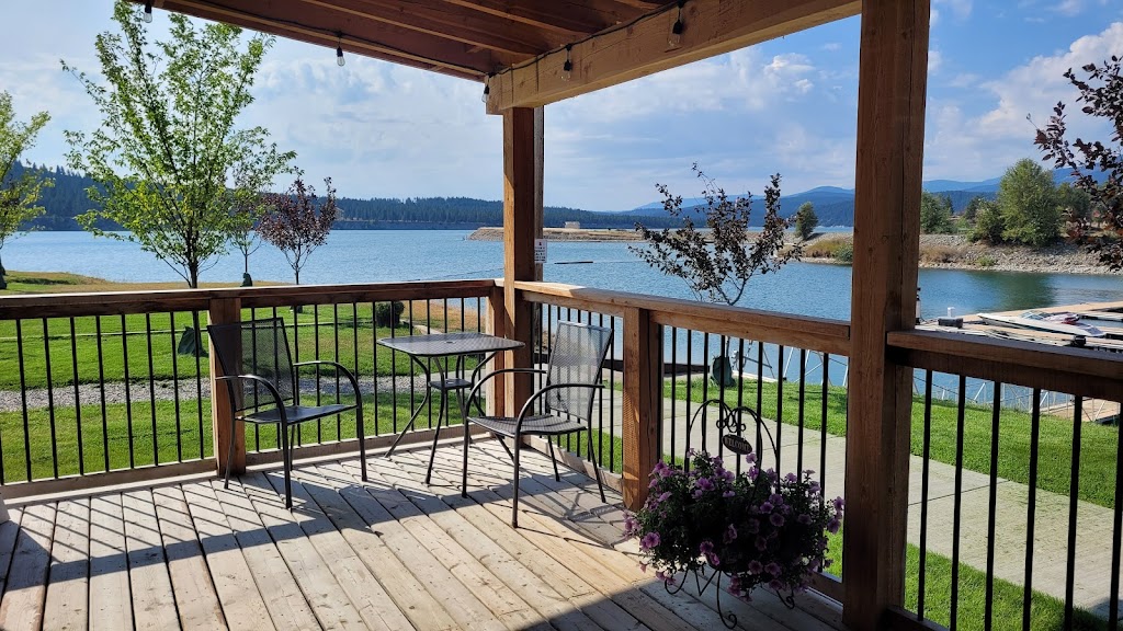 The Kove Marina Store | 5QC4+W4, Kragmont, BC V0B 1R0, Canada | Phone: (250) 431-8612