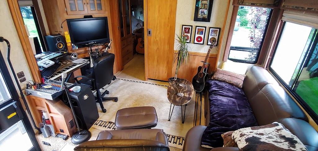 Darcy D Music Group | 35477 Sandy Hill Rd, Abbotsford, BC V3G 1J3, Canada | Phone: (604) 746-7477