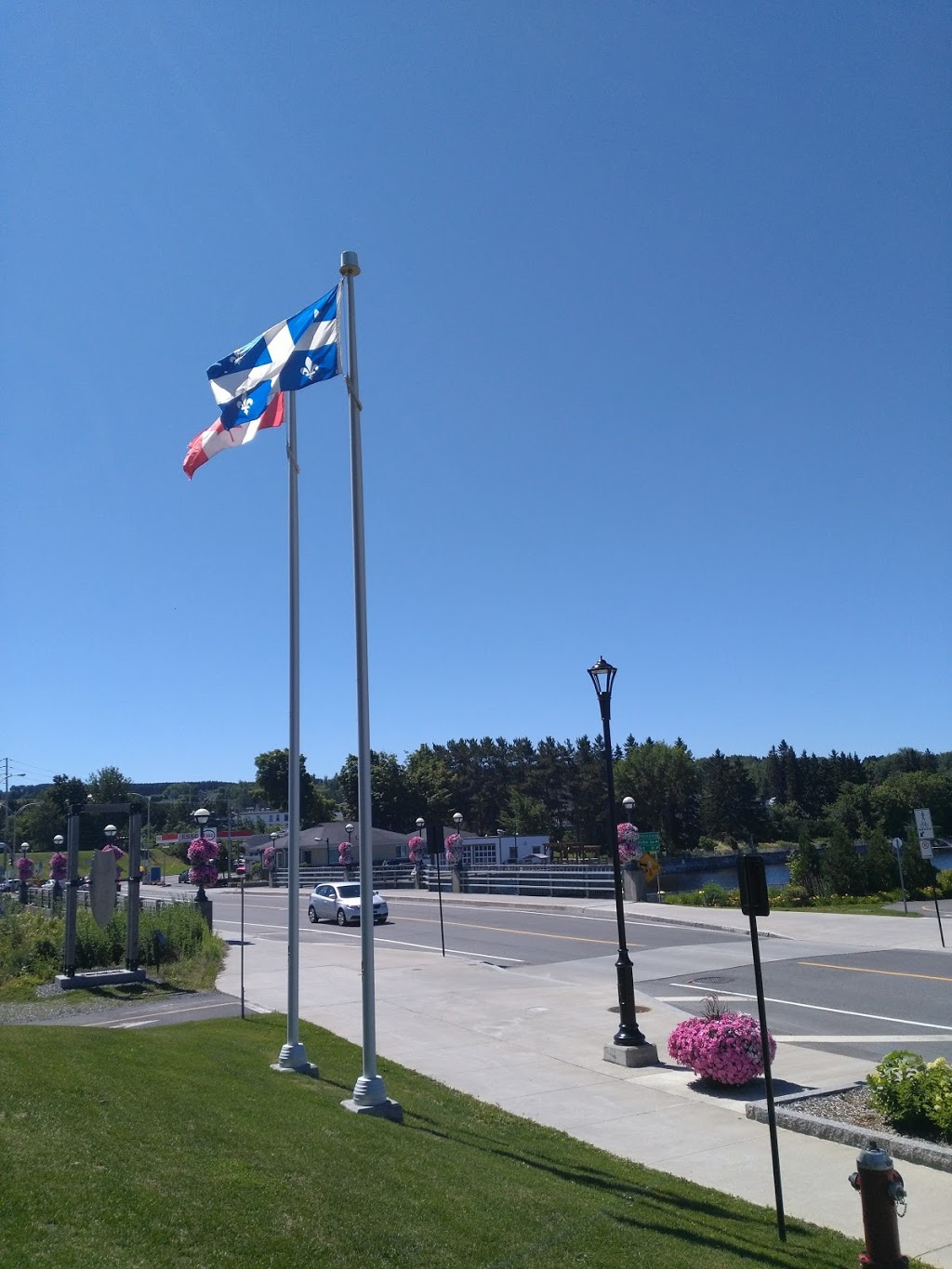 Tourist Centre Megantic Area | 5600 Rue Frontenac, Lac-Mégantic, QC G6B 1H5, Canada | Phone: (819) 583-5515