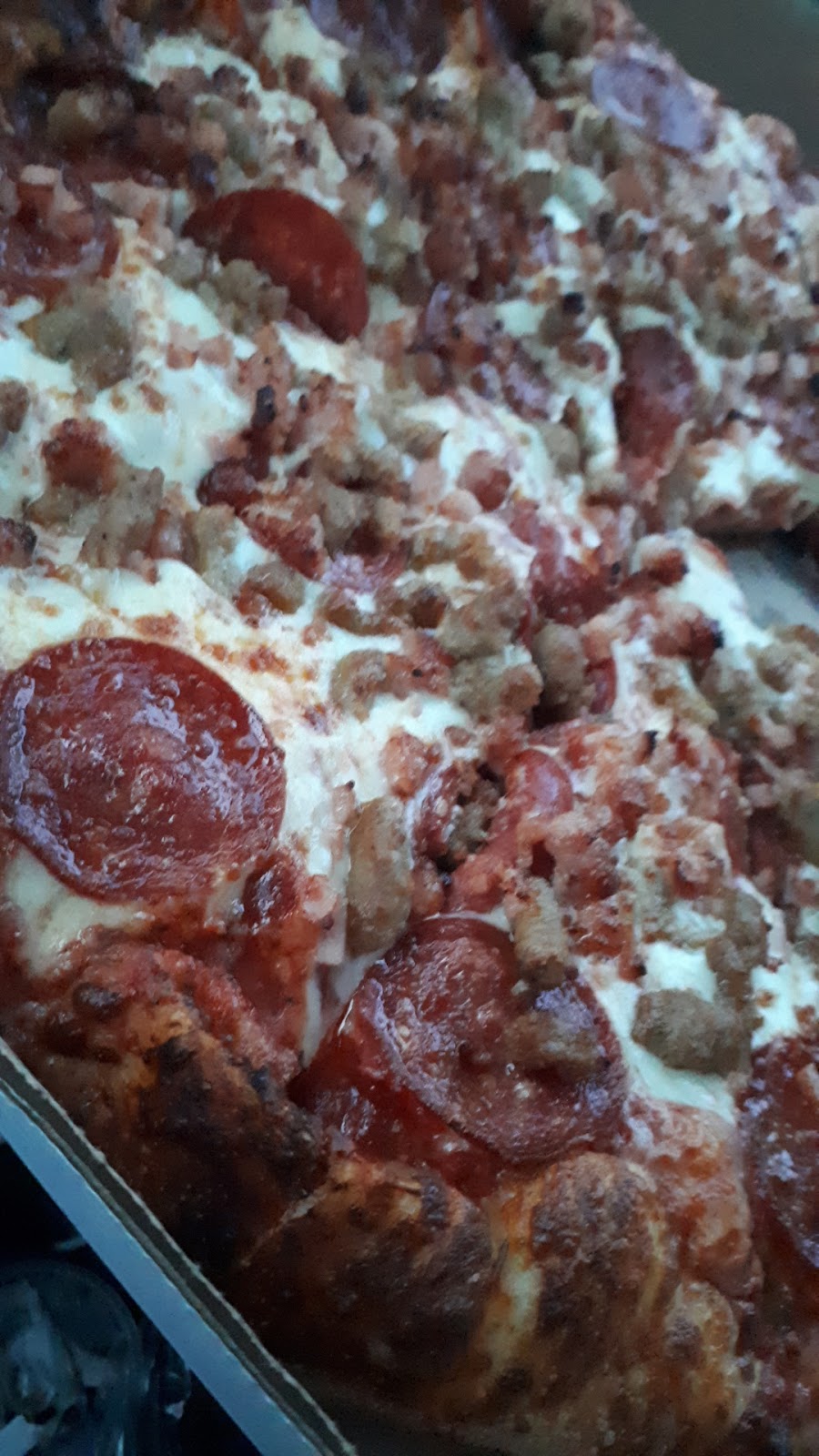 Vitos Pizza & Wings | 464 Steeles Ave E, Milton, ON L9T 1Y5, Canada | Phone: (905) 876-3939