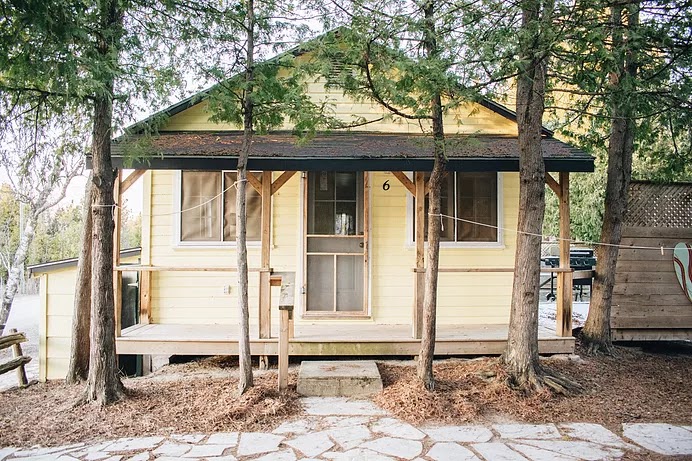 Sunset Hollow Cottages | 1151 2nd Ave S, Sauble Beach, ON N0H 2G0, Canada | Phone: (888) 367-7431