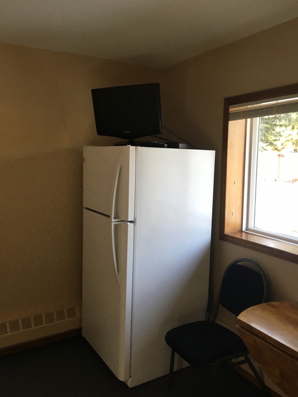Tay River Motel | 5 Boundary Blvd, Caroline, AB T0M 0M0, Canada | Phone: (403) 722-2631