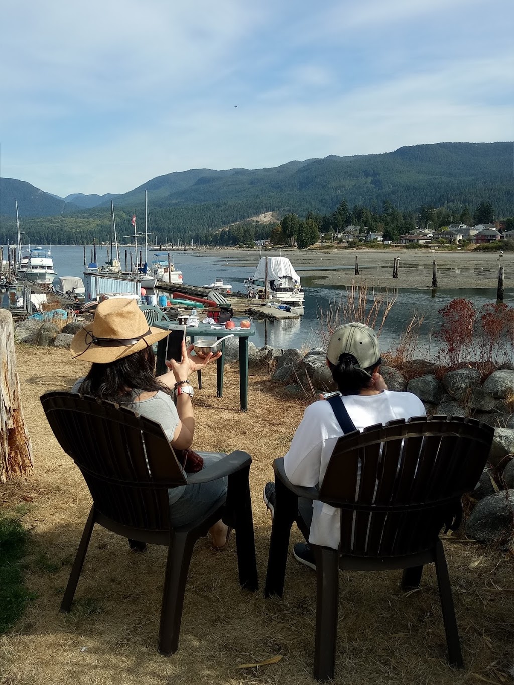 Royal Reach Motel & Marina | 5758 Wharf Ave, Sechelt, BC V0N 3A6, Canada | Phone: (604) 885-7844