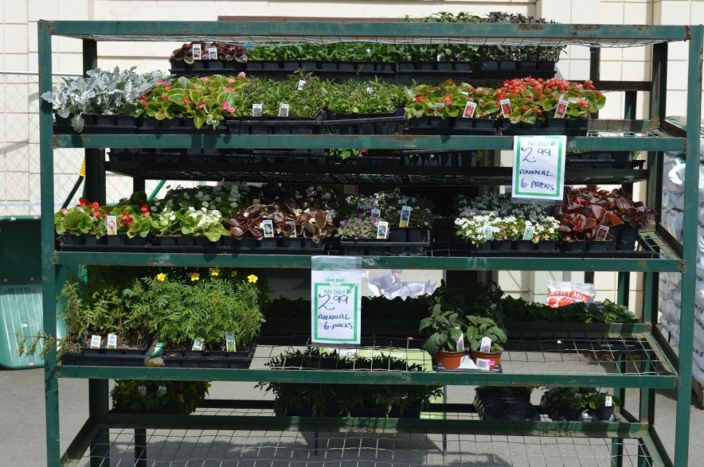 Shar-Kare Feeds & Pet Supplies | 1200 Franklins Gull Rd, Parksville, BC V9P 1R2, Canada | Phone: (250) 248-1261
